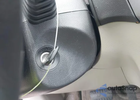 2001 Saturn Sw Base (A4) (Discontinued) из США, поврежденный, VIN 1G8ZN82721Z234181